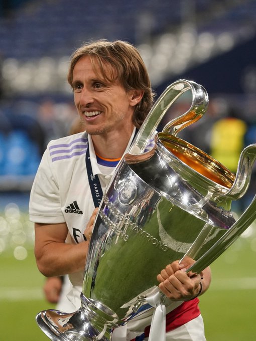 关于尤尔曼德的勒沃库森：1、核心阵型为4-2-3...