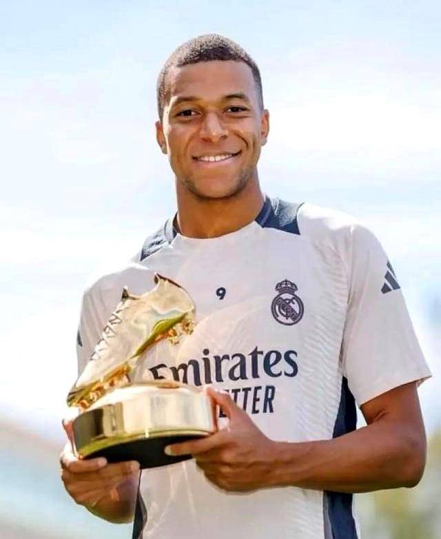 瑞士媒体：一名瑞士裁判涉嫌在女足更衣室偷拍1550小时视频