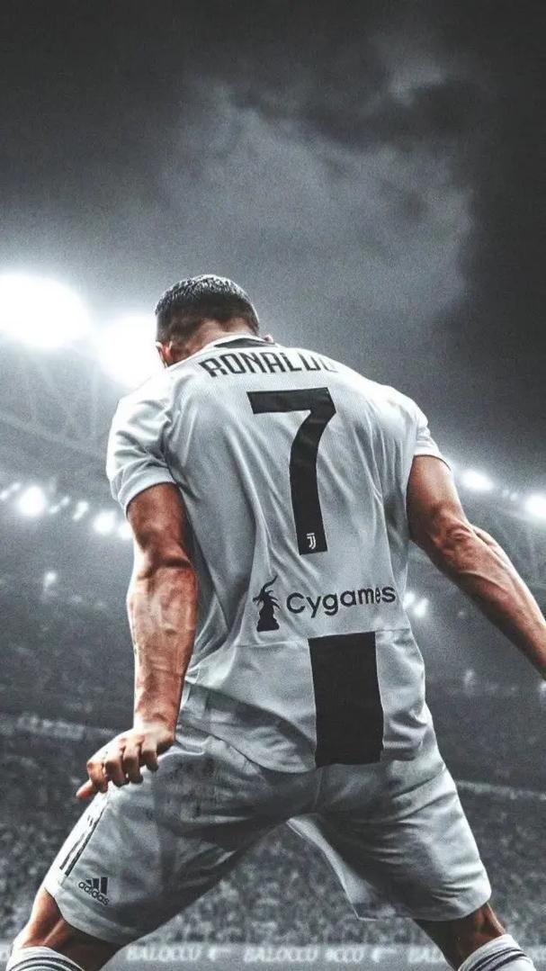 葡媒：C罗明夏世界杯后将与乔治娜在马德拉岛举办婚礼