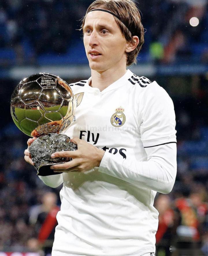 官方：英格兰名哨奥利弗将执法欧冠皇马客战奥林匹亚科斯